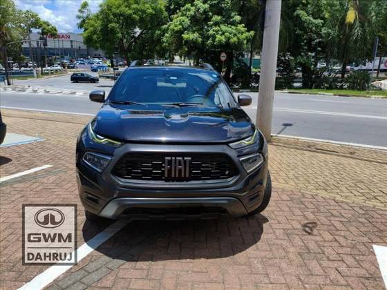 FIAT TORO 2.0 16V TURBO DIESEL ULTRA 4WD AT9 FIAT TORO 2.0 16V TURBO DIESEL ULTRA 4WD AT9